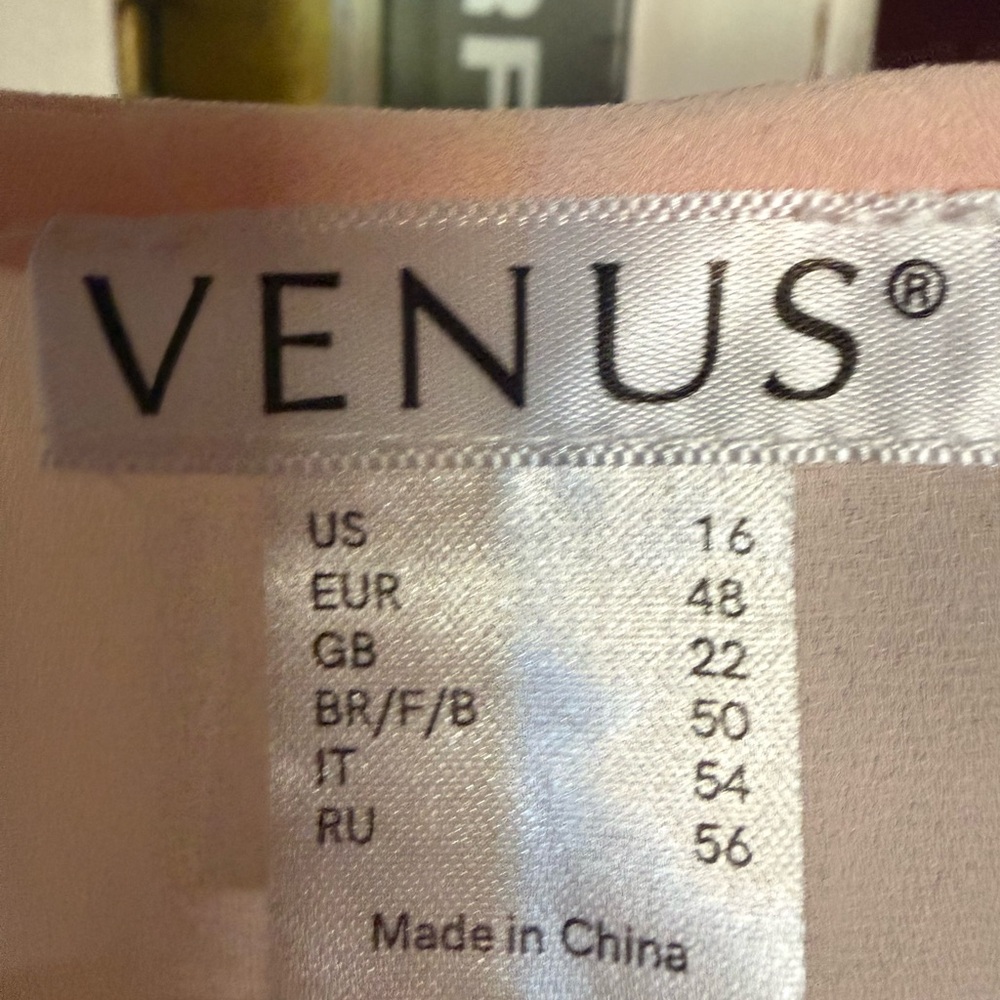 Venus Women's Peach Ruffle Top Brand New - Picture 7 of 8